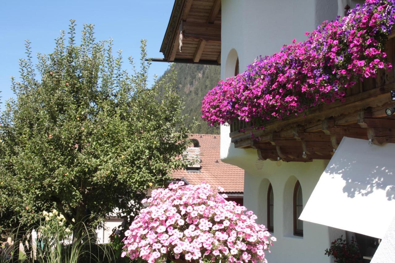 Vronis Waldhaus Adults Only Lejlighedshotel Mayrhofen Eksteriør billede